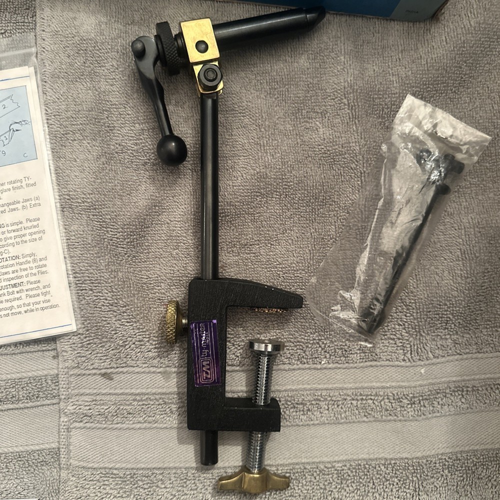 Ty-Master Fly-Tying Vise And Hooks