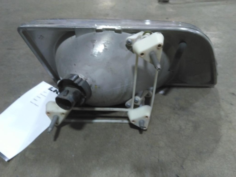 For 2005 VOLVO VNM HEADLIGHT Left , MD