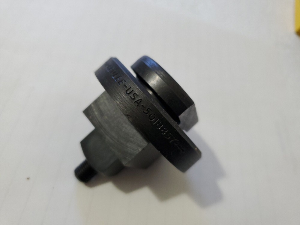 GREENLEE 731R RECTANGULAR RELAY SOCKET PUNCH 1-1/4" x 1-3/8" USA