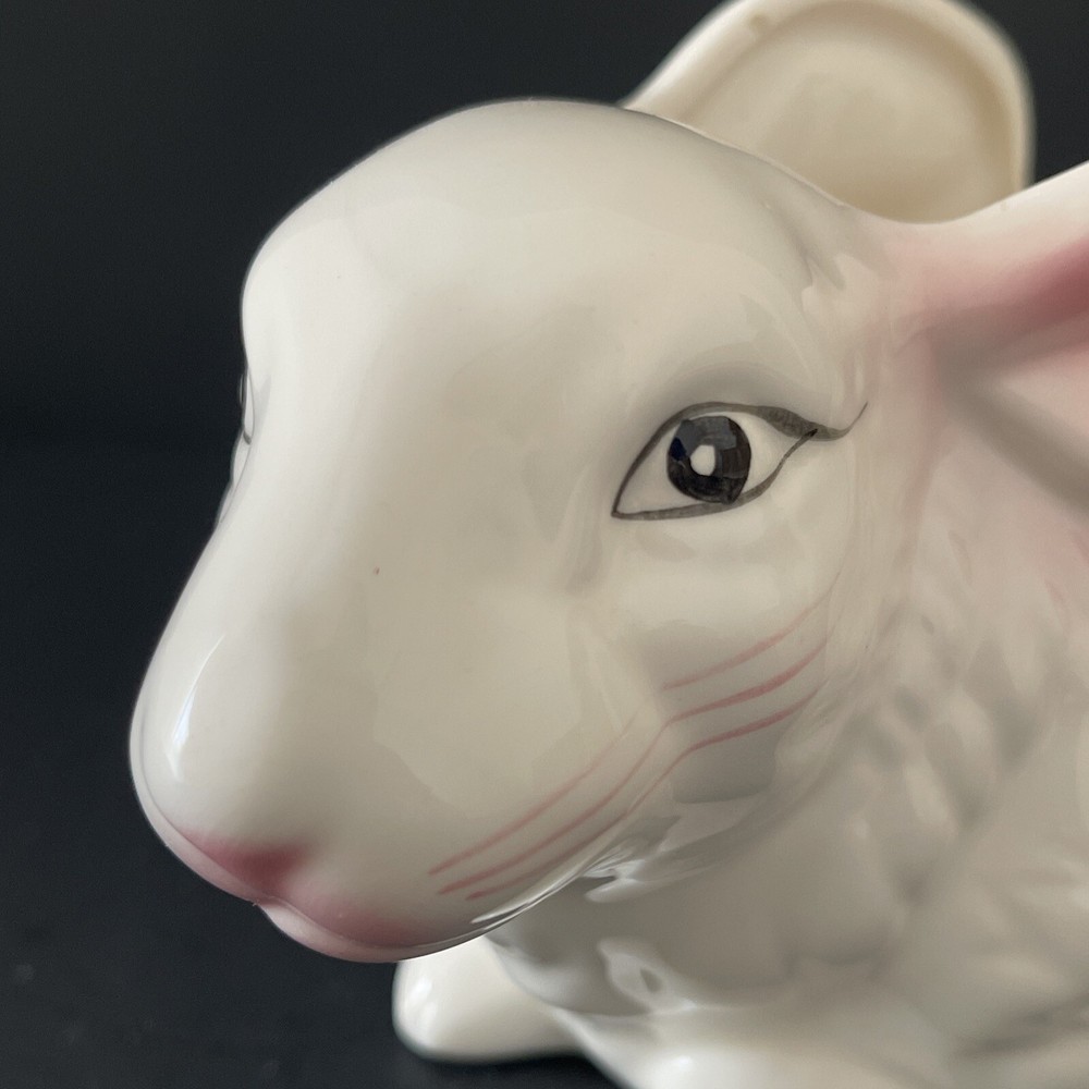 Relpo White Ceramic Rabbit Window Planter