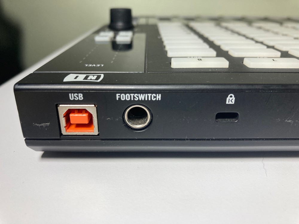 Native Instruments MASCHINE JAM Production & Performance MIDI Controller Used