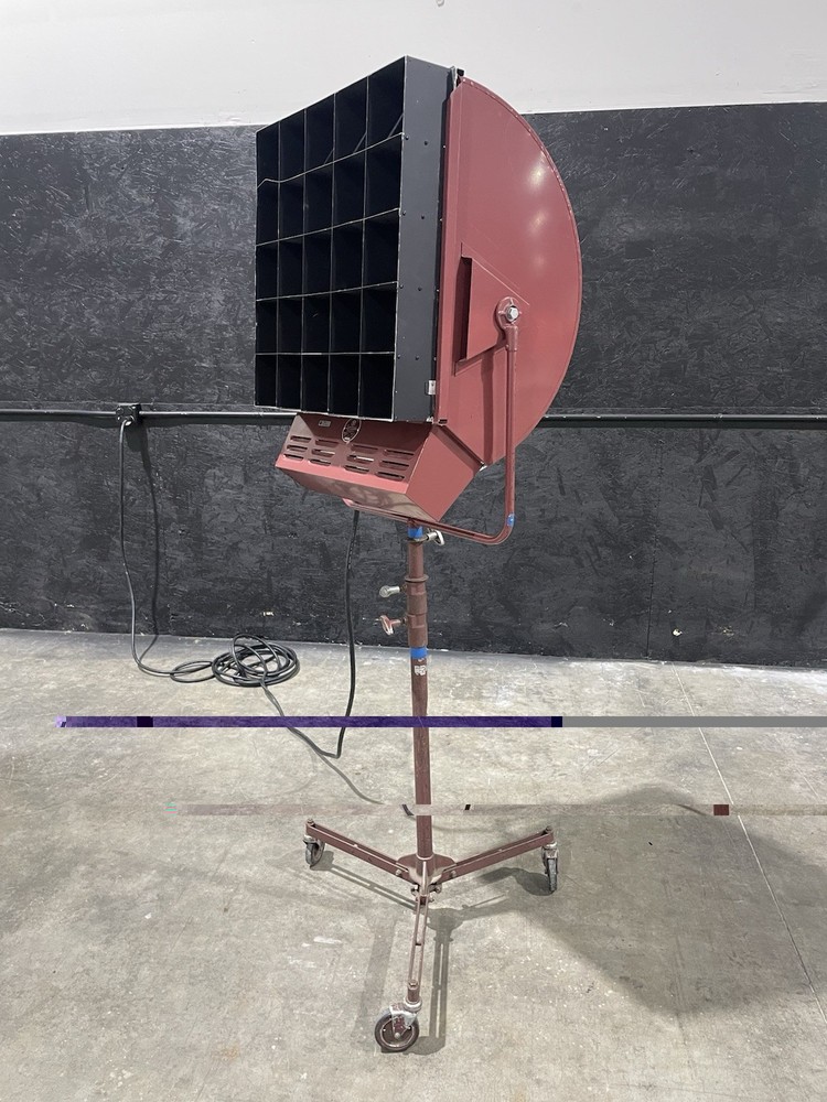 Mole Richardson Molequartz Softlite Type 2561 W/ Rolling Folding Stand Rare Find