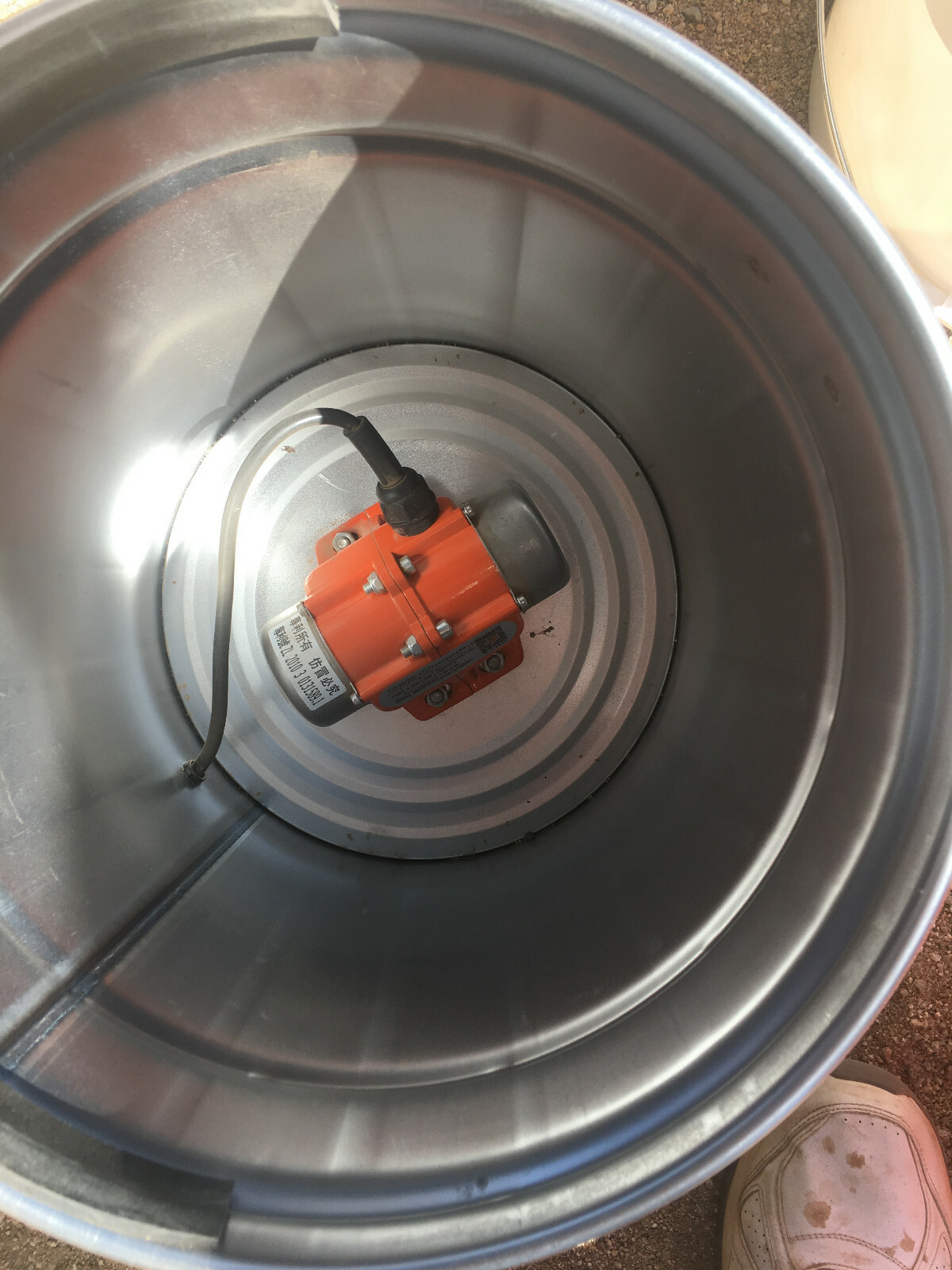 Vibra-Bucket 30W 115VAC 5-Gallon Screen Shaker, New