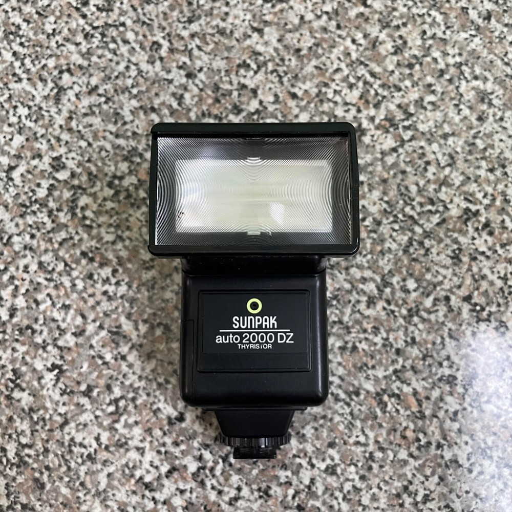 SUNPAK Auto 2000 DZ Thyristor Flash - with the manual - Tested & Works