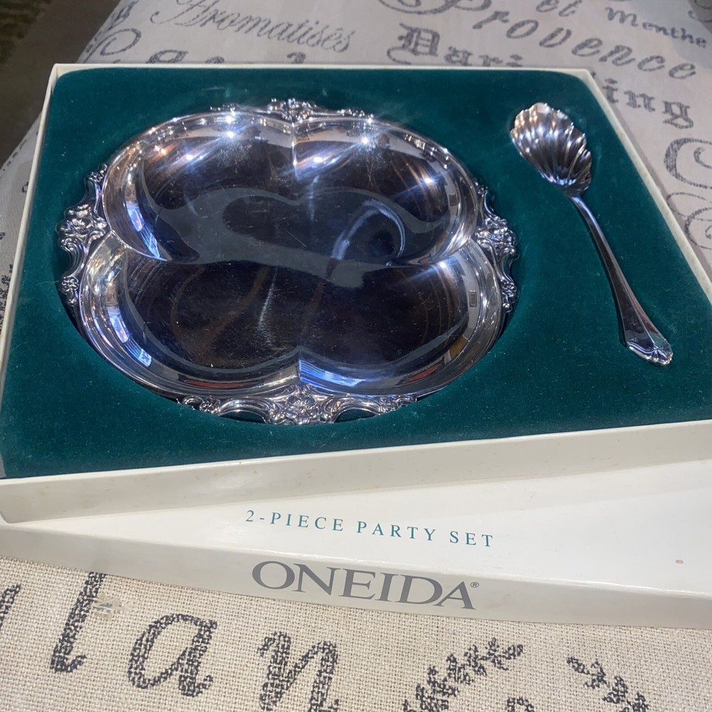 oneida silverplate 2-piece party set