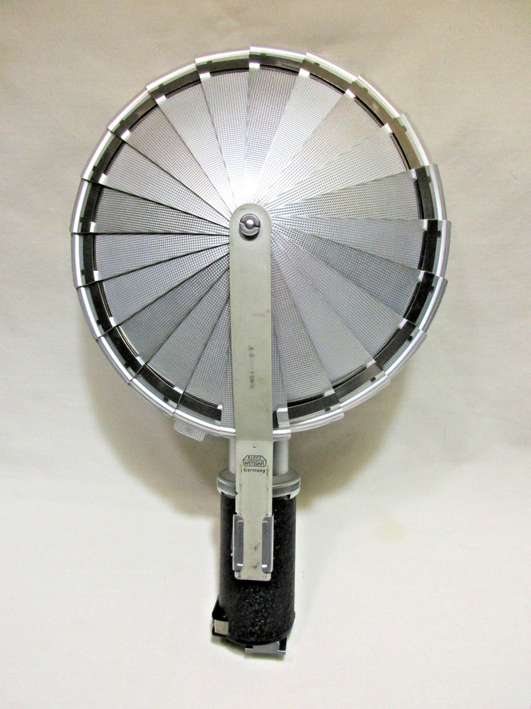 (Choice) LEICA Flashgun & Reflector CEY0OO, or Flash Bracket CTOOM