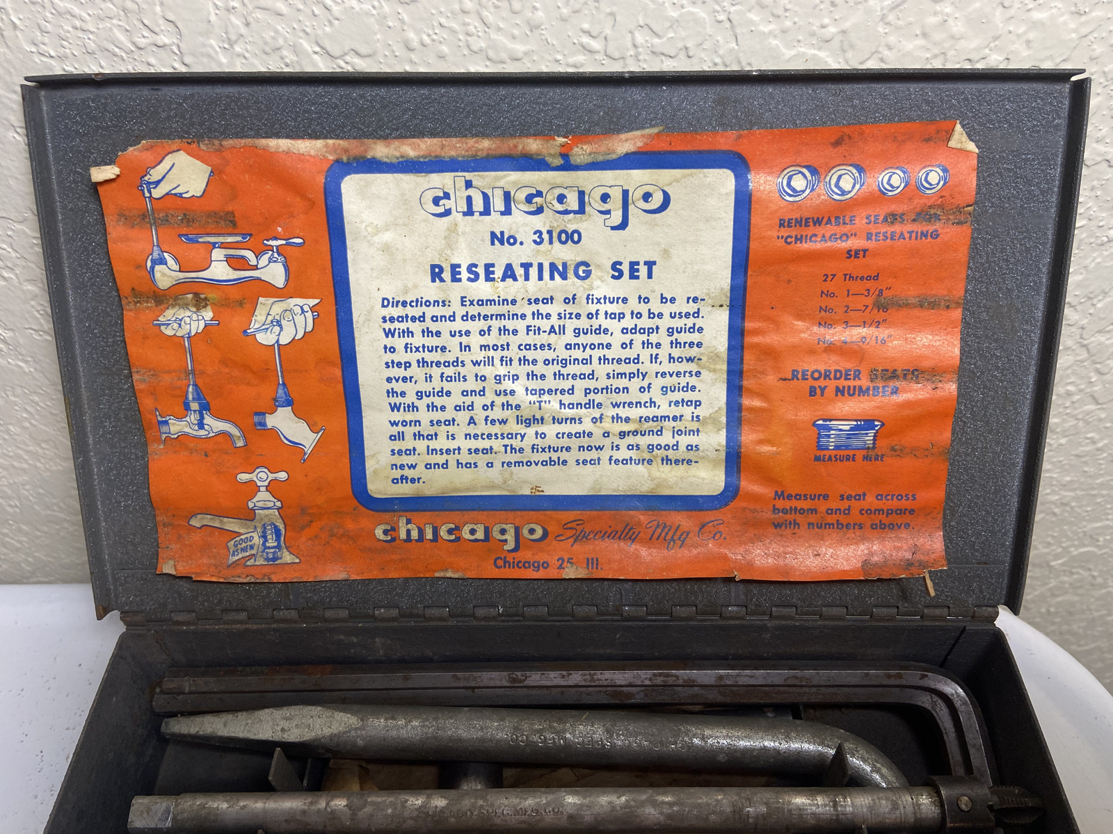 Vintage Chicago Specialty Mfg. Co. faucet reseating tool set - in metal box