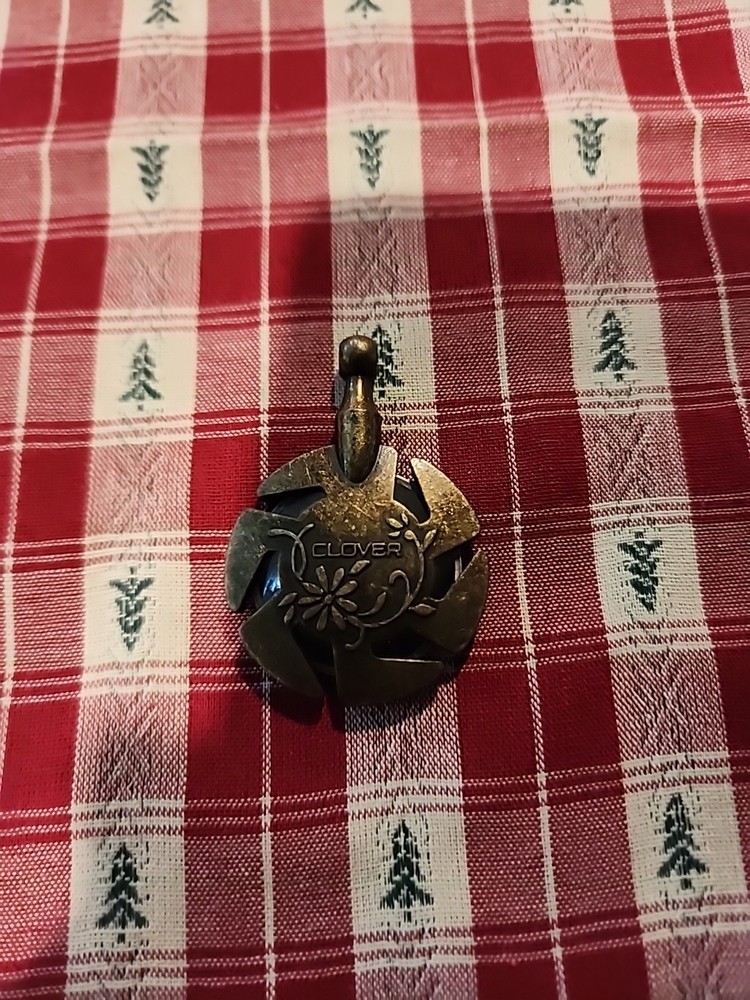 Yarn Cutter Pendant Antique Silver