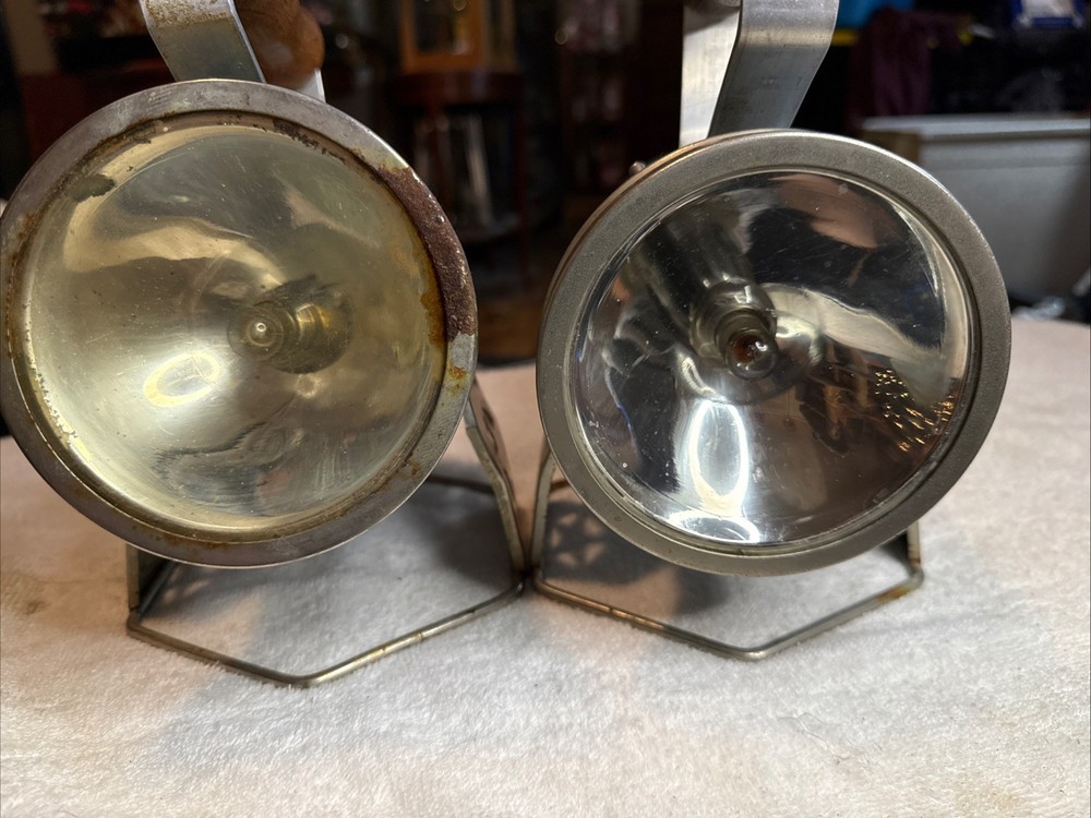 2 VINTAGE STAR RAILROAD HEADLIGHT & LANTERNS BOTH ARE UNTESTED