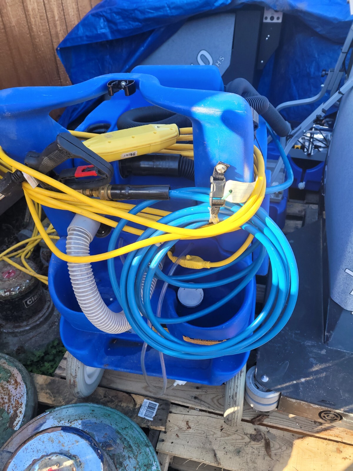 Clarke TFC 400 Cleaning Unit TESTED WORKING. SEE PICTURES.