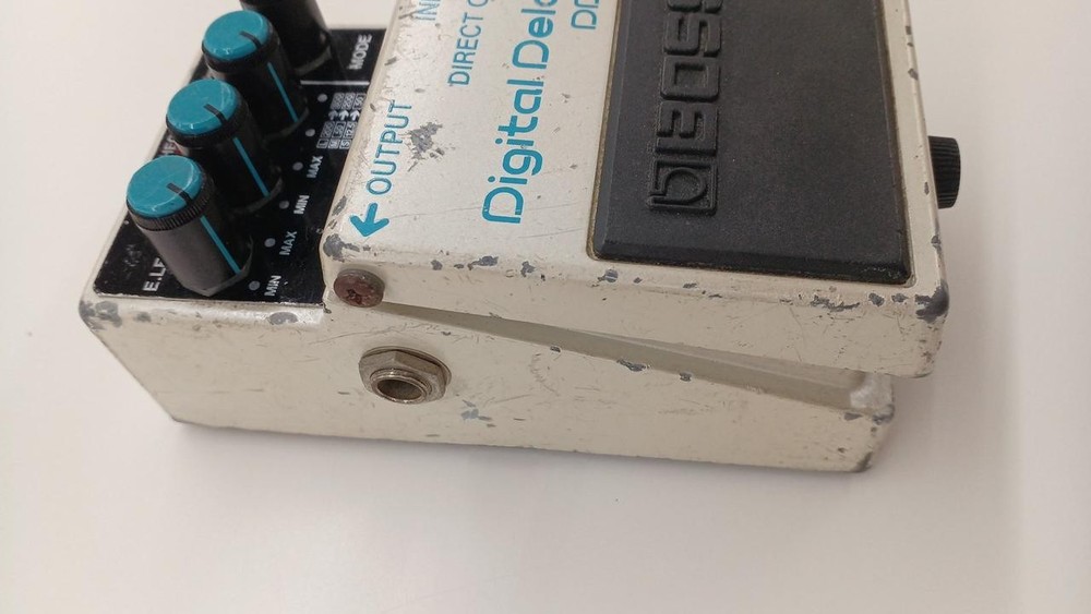 BOSS DD-3 Digital Delay Guitar Effects Pedal – Classic Compact Delay Effector-JP