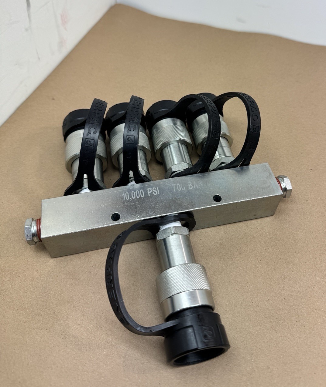 RokSolid RS A64 MANIFOLD Hydraulic CR400 Couplers 10,000 PSI 7 Port BVA CM7