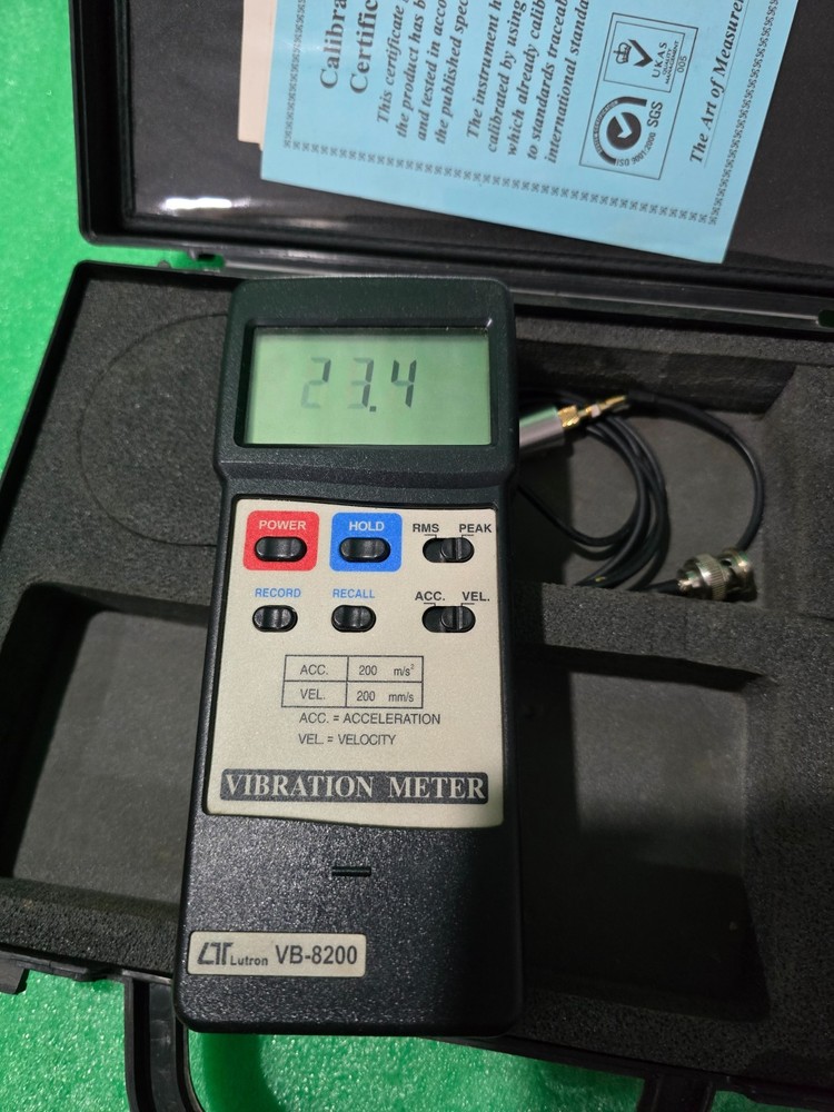 Lutron VB-8200 Vibration Meter with Sensor & Case – Used