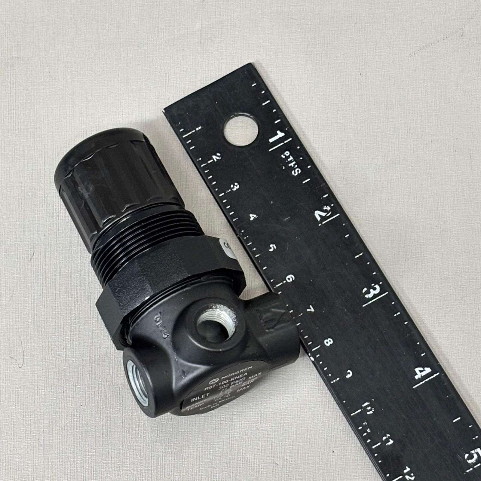 NORGREN Compressed Air Regulator 1/8" NPT 300 Max Psi Miniature R07-100-RNEA
