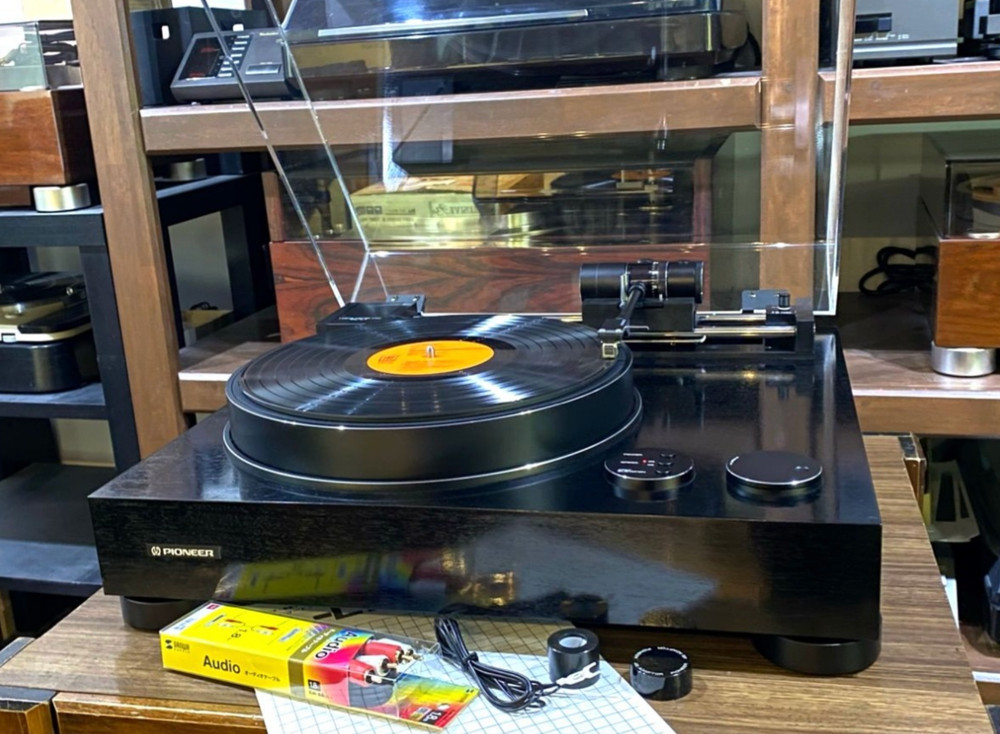Pioneer PL-L1 Linear Tracking Record Player w/ original headshell Tested AC100V