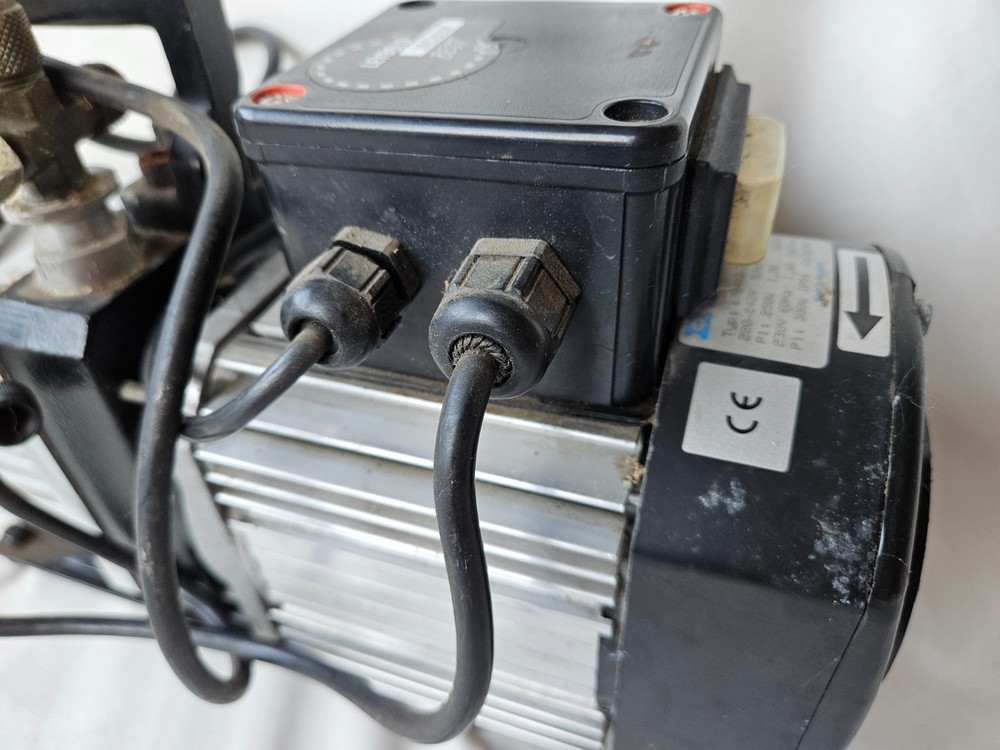 Leybold TRIVAC D2, 5E Vacuum Pump