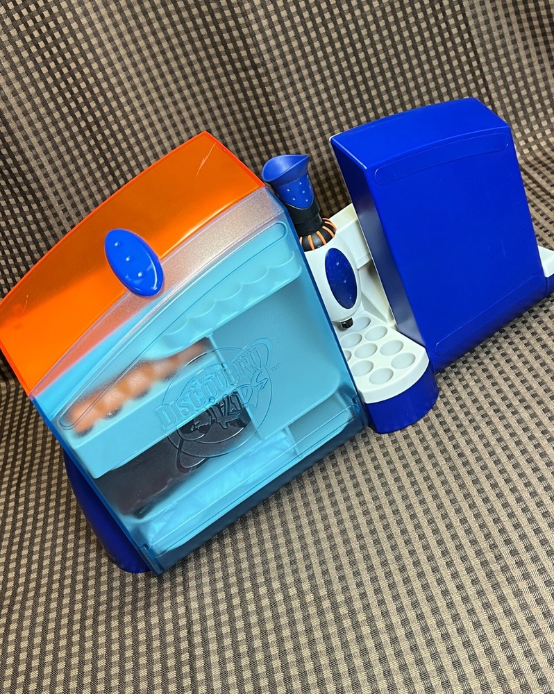 2002 Discovery Kids Ultimate Forensics Science Whodunit? Lab Kit Microscope Set