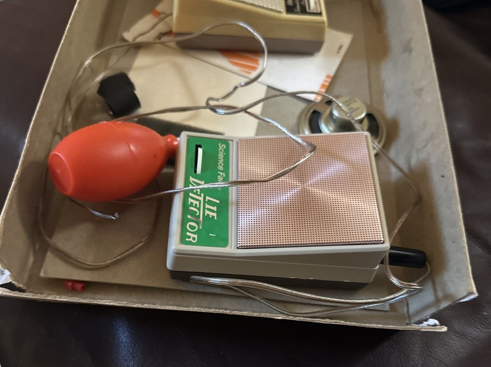 Science Fair Lie Detector Kit 1970 Untested See How To Pamplet Original Box