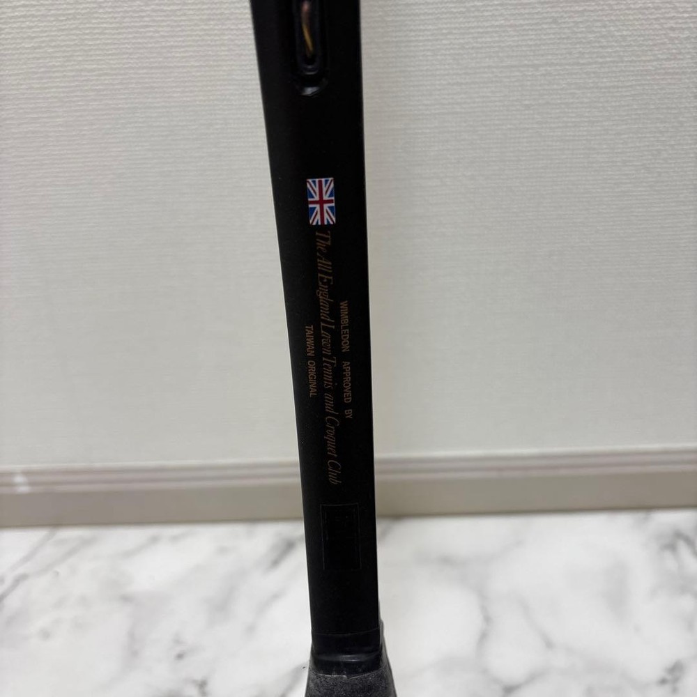 Wimbledon Grate tennis racket black