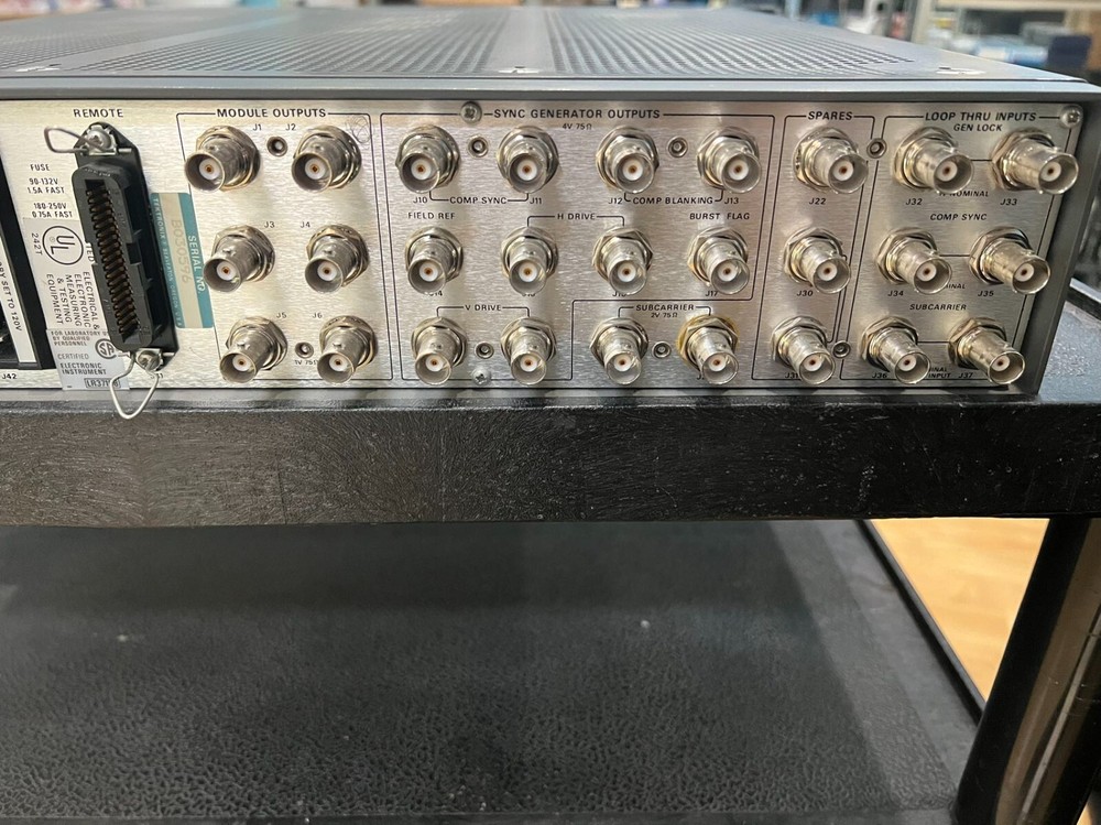Tektronix 1410 Sync Generator with SPG2 / TSG7 / TSG2