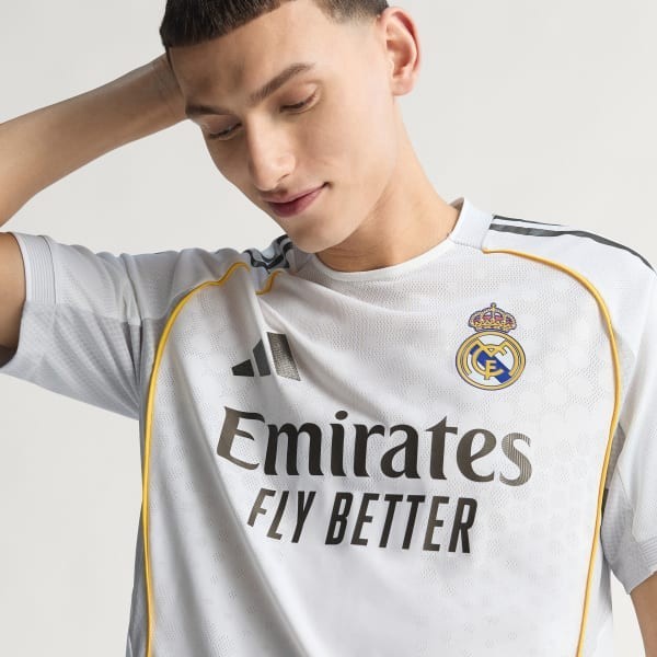 Real Madrid 25/26 Home Authentic Jersey Men's Size M Soccer JV5918