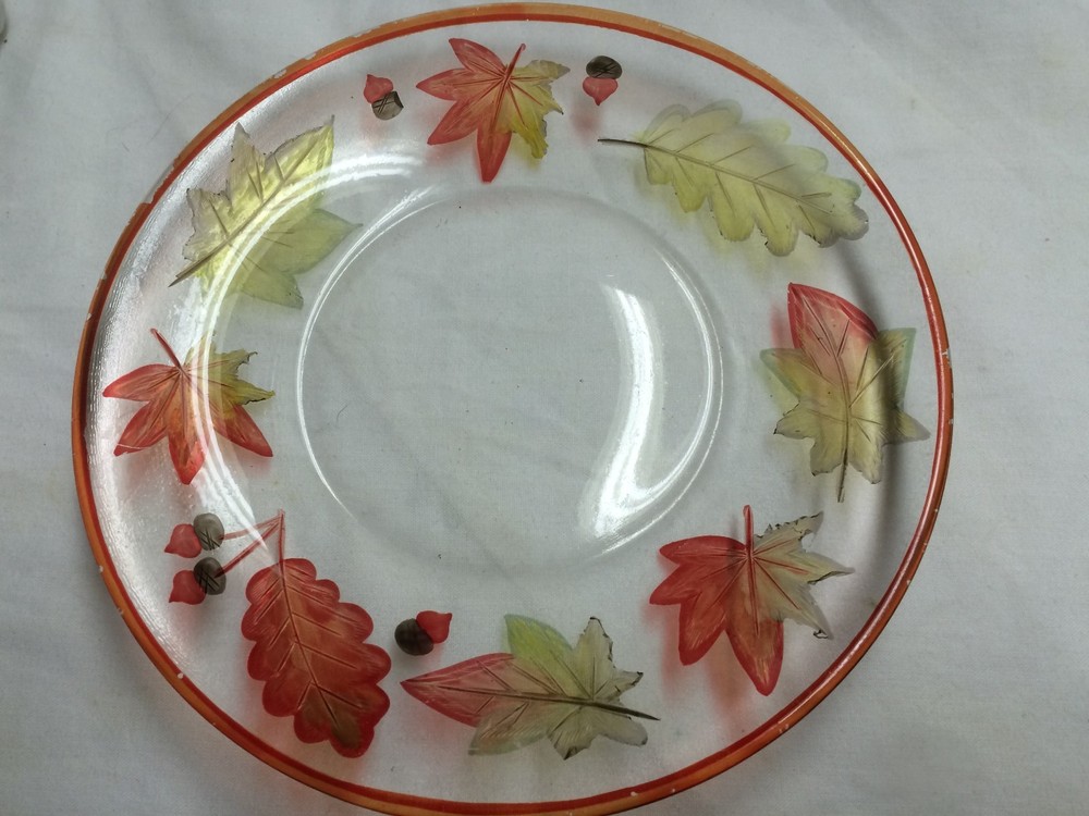 Clear LArge Leaf Pattern Candle Plate