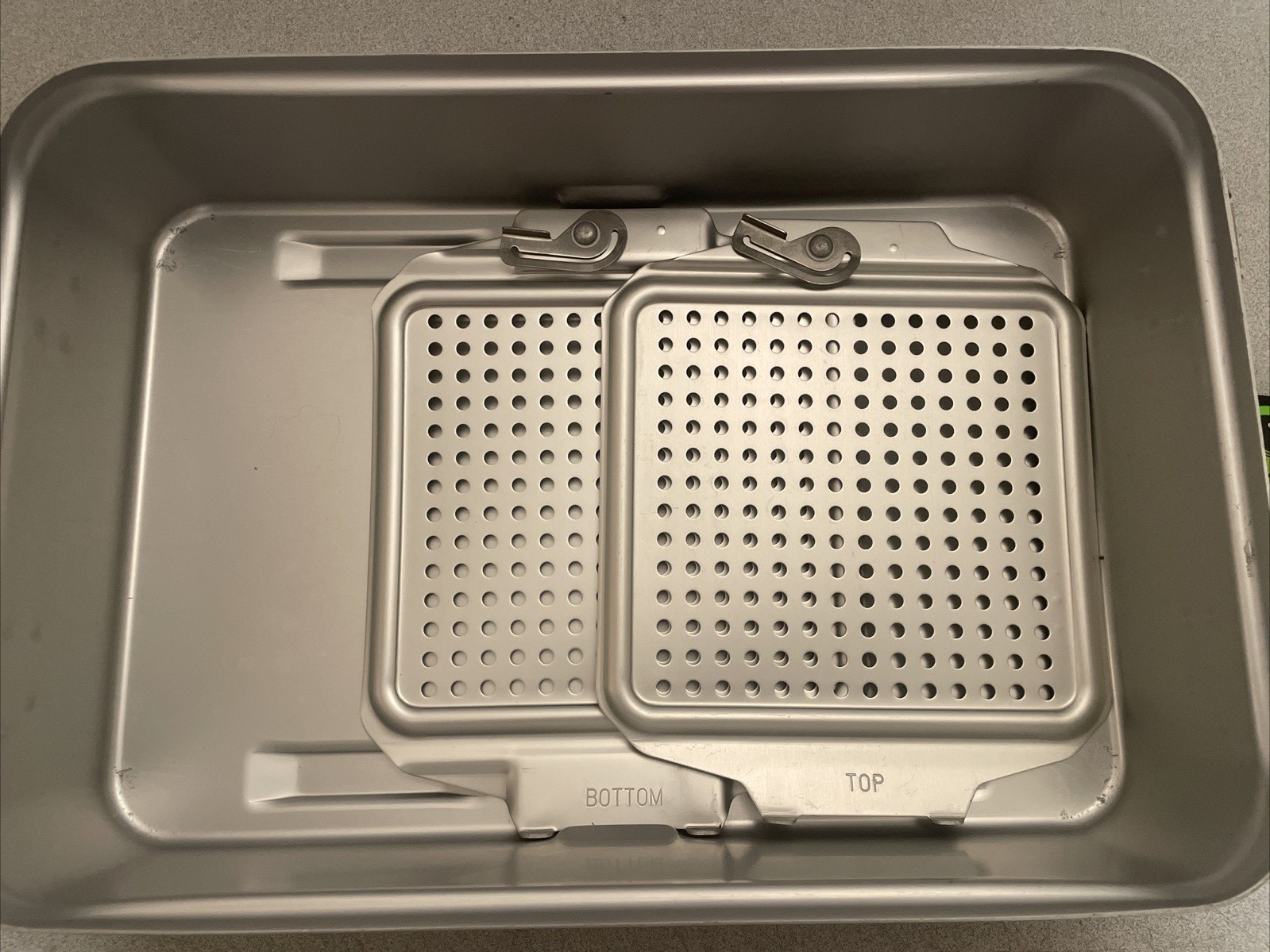 V. Mueller CD2-5ST Genesis 19" x 12" x 5" Mid-Length Container w/ 2 Trays