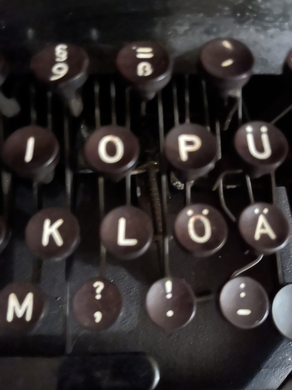 1930s German Adler Favorit No. 7 Field Typewriter Qwertz Keyboard Portable Rare