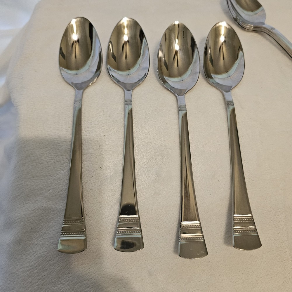Pfaltzgraff Sapphire Bay 20 Pc Flatware Set. Pre Owned.