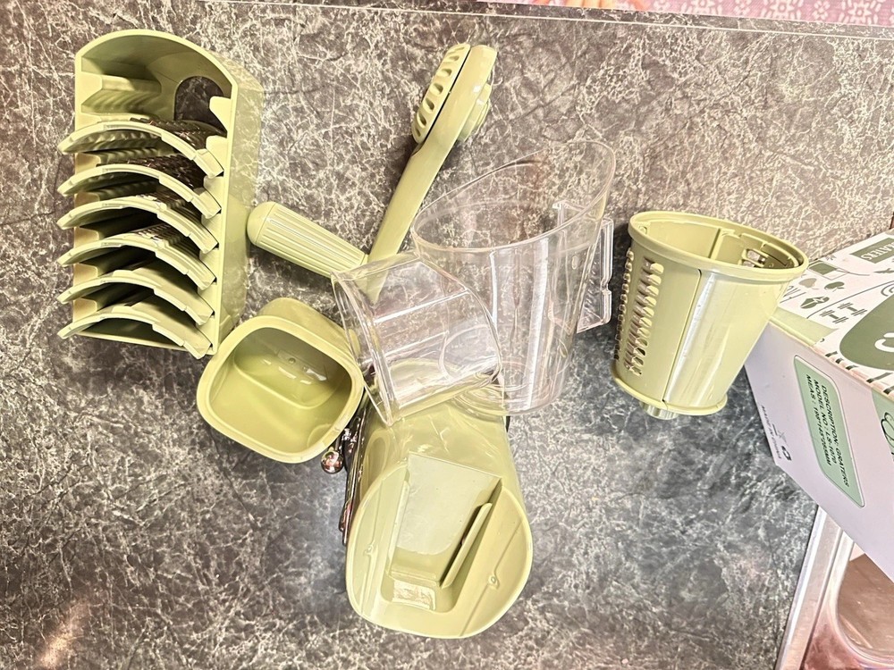 SUSTEAS Rotary Cheese Vegetable Grater 4 Different Blade Sets (missing 1 Blade)