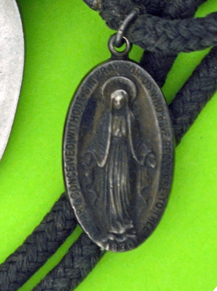 WWII NAVY DOG TAGS (2), HOLDER & CATHOLIC PENDENT- WALTER WILHELM, New York