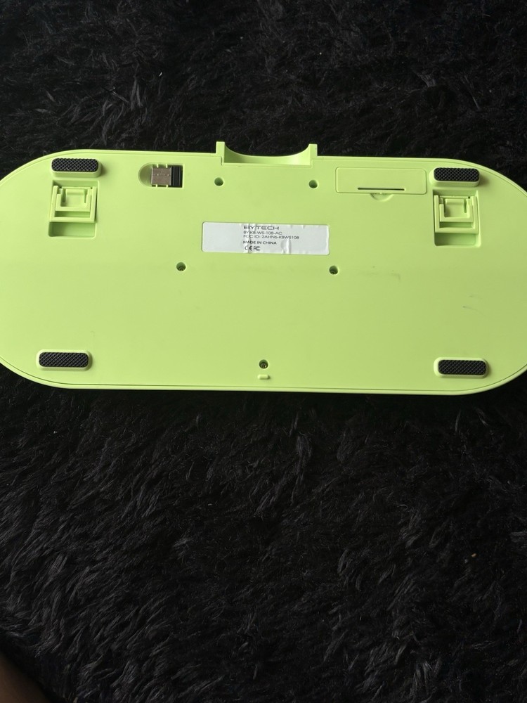 EMTECH KWS1109 Green White Video Game Keyboard Plastic Keypad Accessory