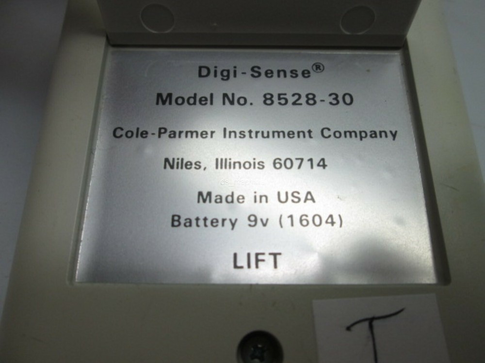 Cole Parmer Digi-Sense 8528-30 Thermometer