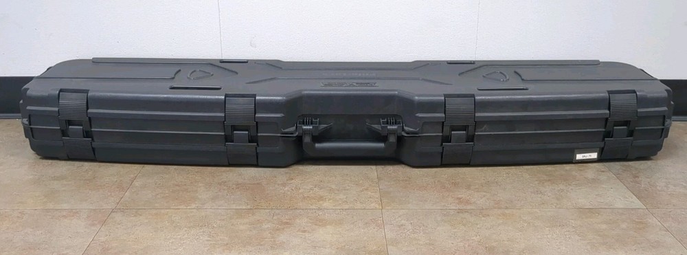 Studio by White SRJ100 Knitting Machine W/Hard Plastic Storage/Carry Case *READ*