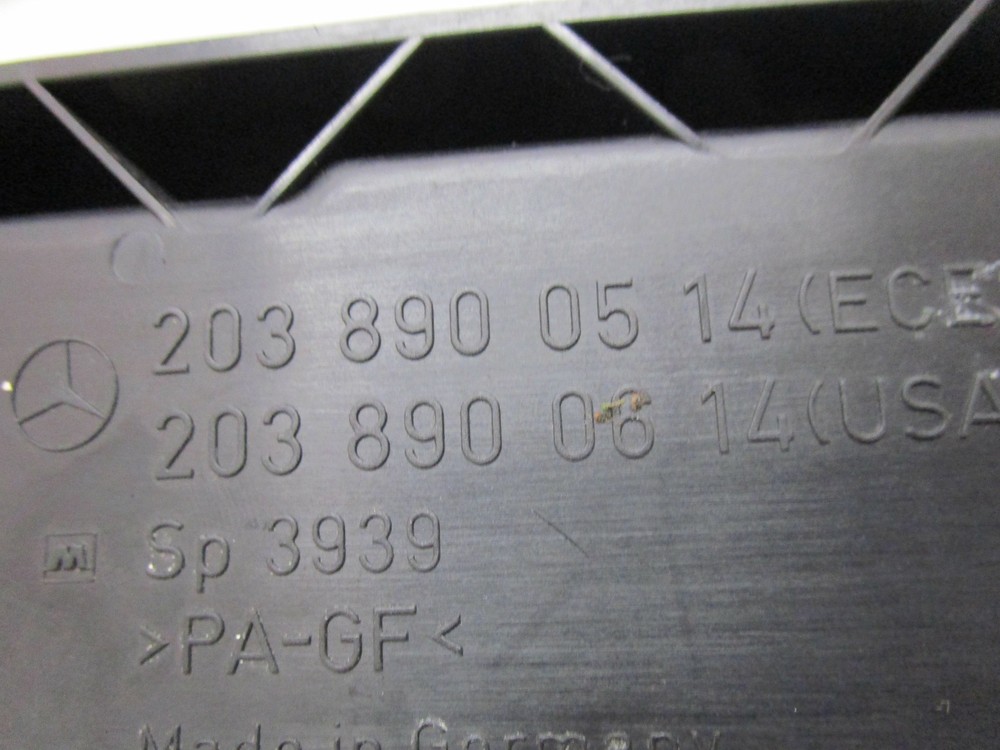 Mercedes C Class Cl203 2004-2008 Warning Triangle 2038900514