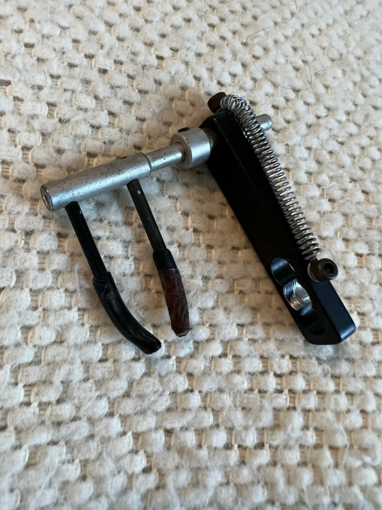 Dual Prong Flipper Rest