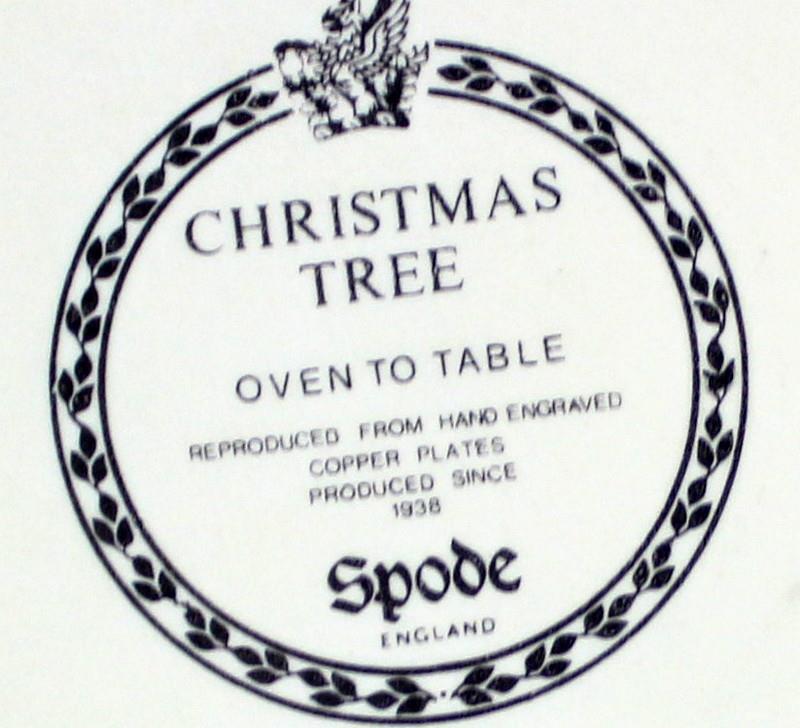 Spode Christmas Tree Round 1 Quart Casserole Dish S3324