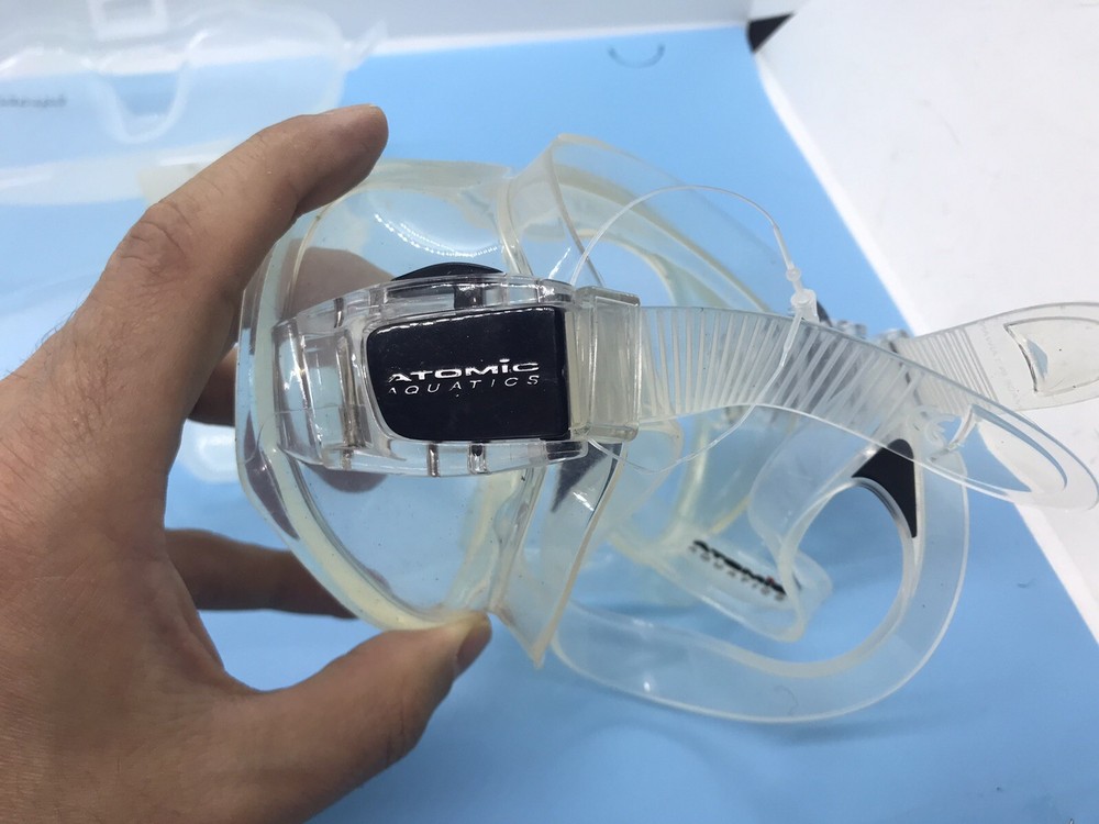 Atomic Aquatics Frameless Ultraclear Scuba Diving Mask - Clear.