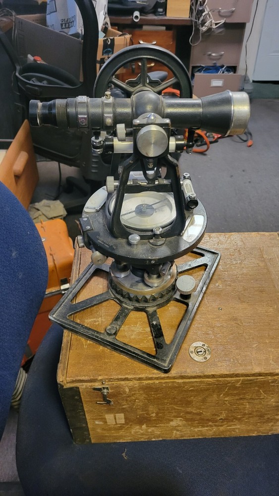 ANTIQUE SURVEYERS TRANSIT/LEVEL