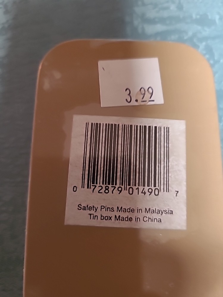 SAFETY PINS TIN BOX SEALED