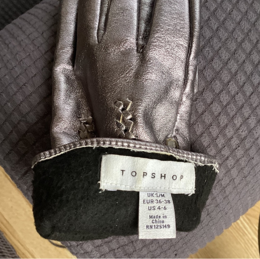 TOPSHOP Metallic Gloves