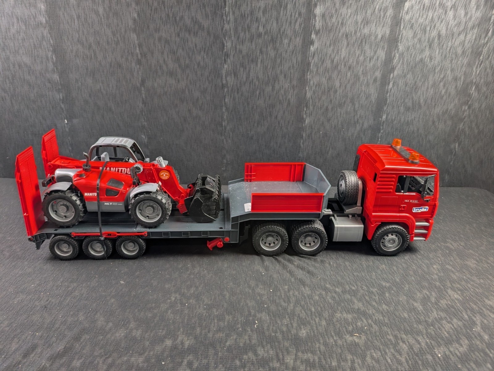 Bruder 02774 MAN TGA Loader truck w/ Manitou Loader