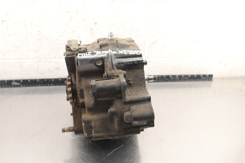 1982 Yamaha XT200 ENGINE MOTOR BOTTOM 7SM3220