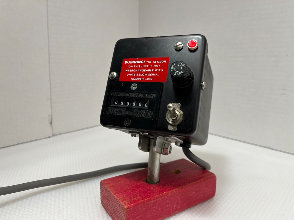 Solid State-High Speed Counter 6 Digit L.J. Engineering H.B. Cali. Model 337