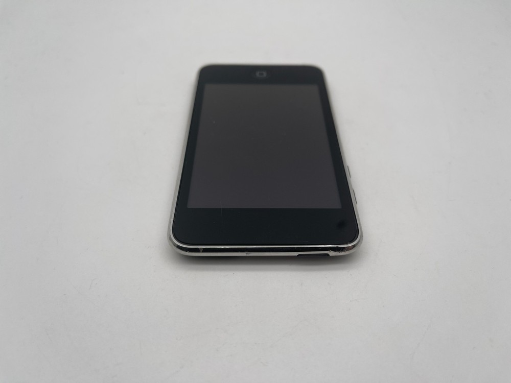 Apple iPod touch 2nd Generation Black 8GB A1288 FULLY WORKING