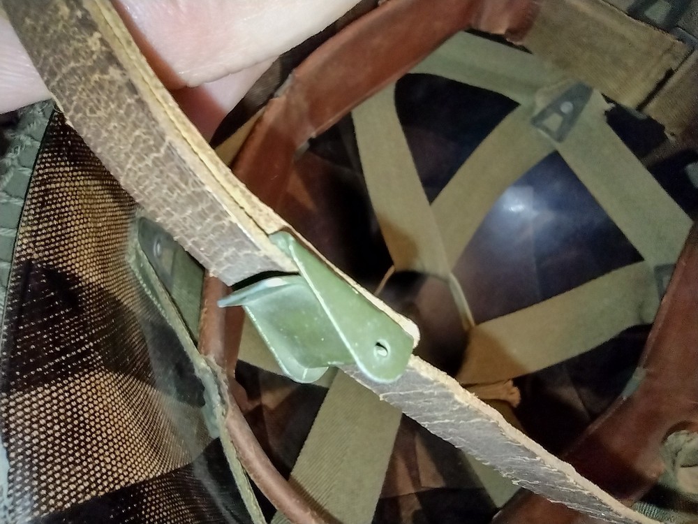 WW2 helmet front seam fixed bale United carr