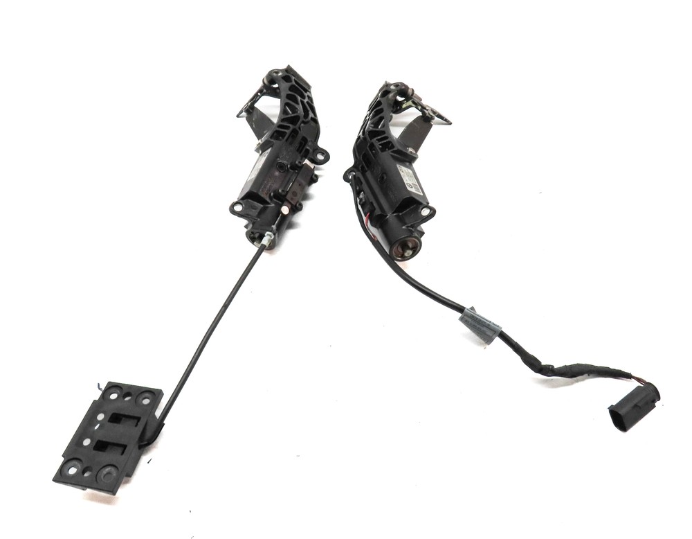 2005 BMW Z4 (E85) CONVERTIBLE TOP LEFT & RIGHT LOCK LATCH SET/2