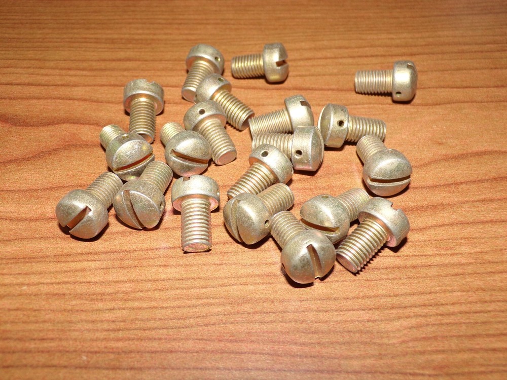 (24) Aviation Machine Screws MS35266-94