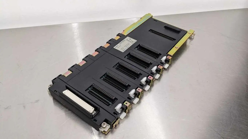 Omron CS1W-BC053 Base Unit