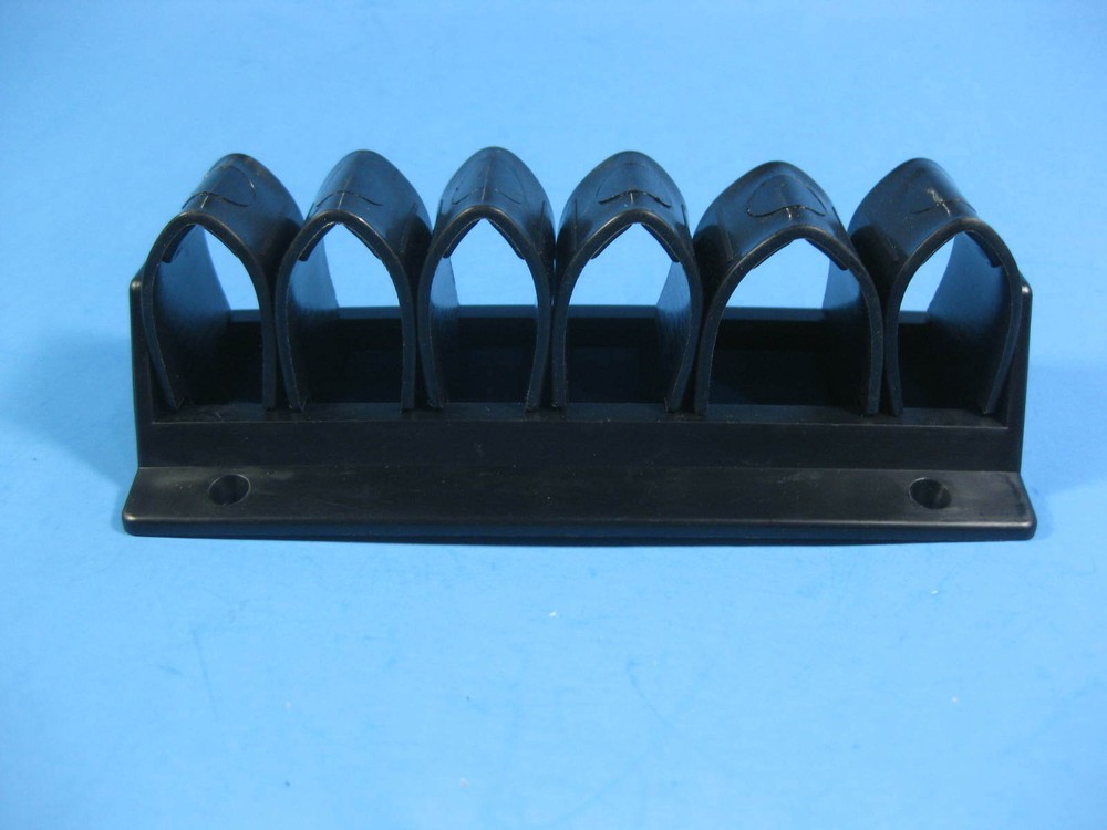 Digikey Cable Clamp UCG-68K -- RPC3268-ND -- New